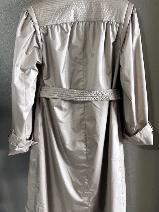 Vintage Windy Weather 60/70’s Women’s Trench Coat 5/6 Movie Prop - Picture 2 of 6